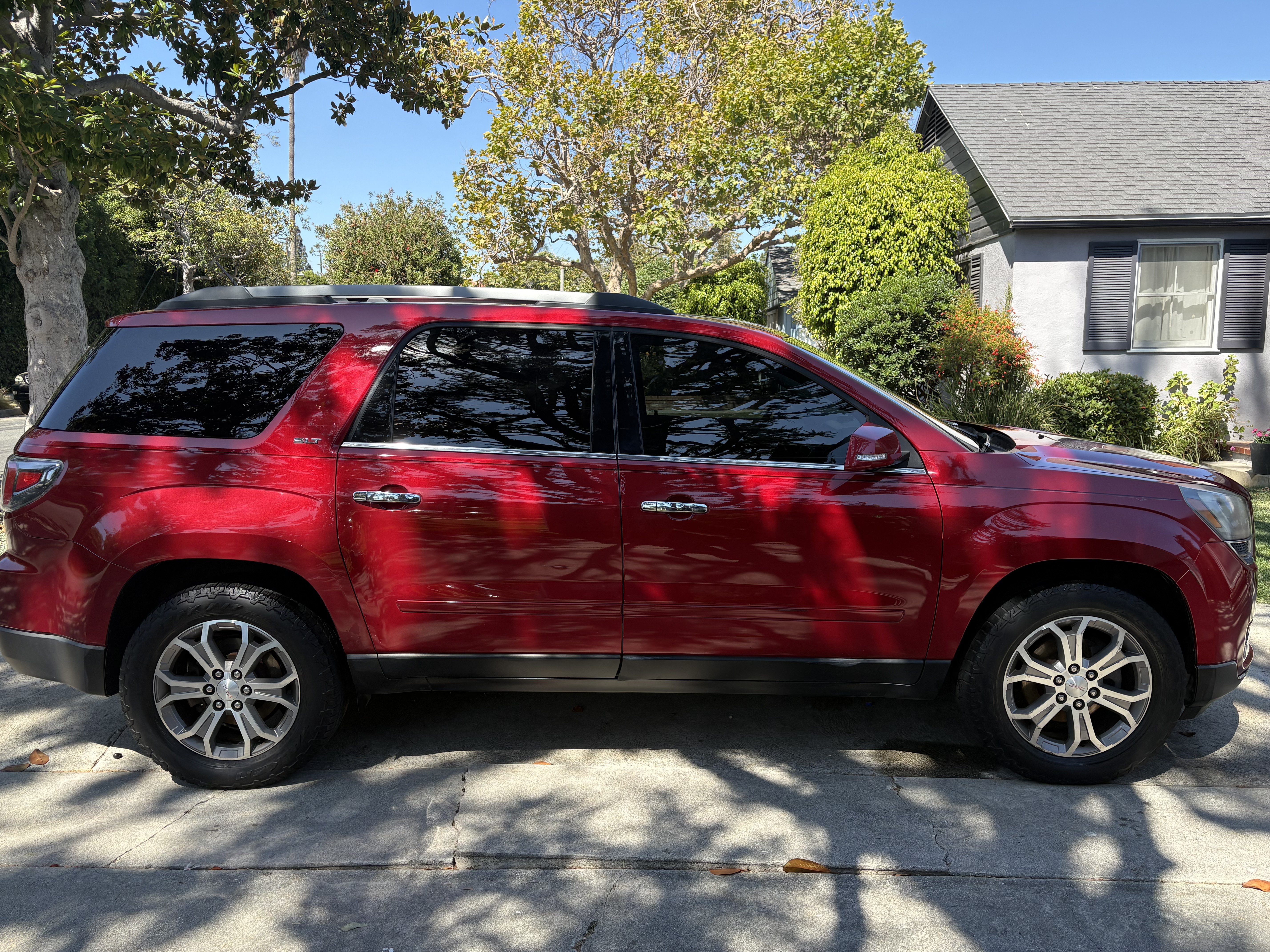 Used 2014 GMC Acadia SLT AWD/4WD image 8