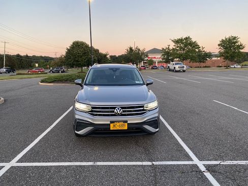 Used 2022 Volkswagen Tiguan SE image 6