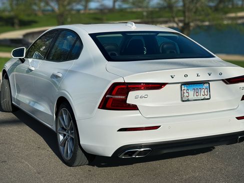 Used 2021 Volvo S60 T5 Momentum w/ Premium Package image 8