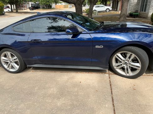 Used 2020 Ford Mustang GT Premium RWD image 1