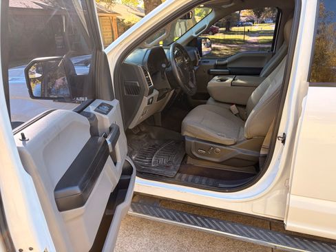 Used 2015 Ford F150 XLT w/ Equipment Group 302A Luxury image 10