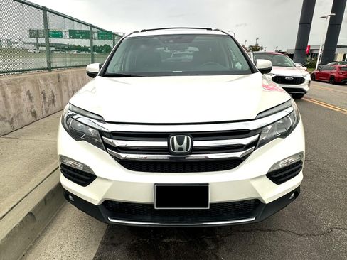 Used 2017 Honda Pilot Elite image 12