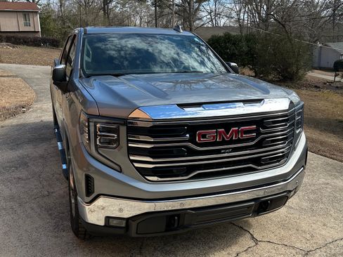 Used 2023 GMC Sierra 1500 SLT w/ SLT Premium Plus Package image 8