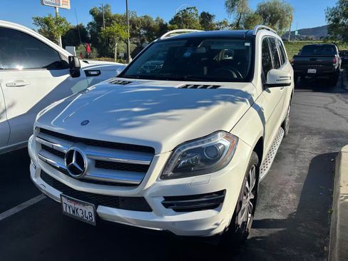 Used 2015 Mercedes-Benz GL 450 4MATIC image 2
