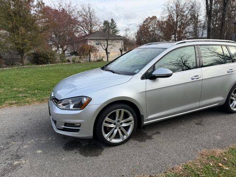 Used 2015 Volkswagen Golf SEL image 4