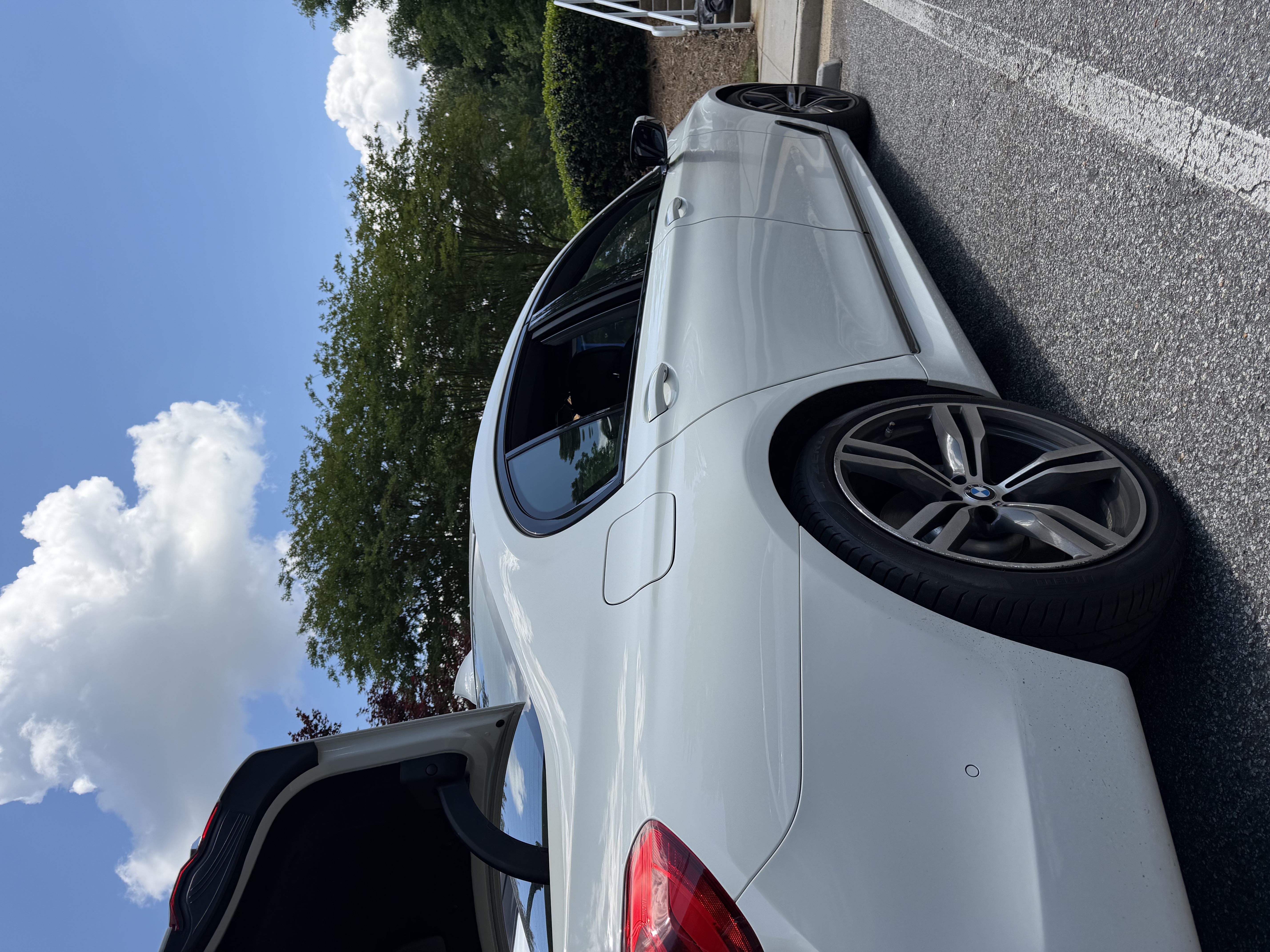 Used 2019 BMW 740i w/ Executive Package RWD image 16