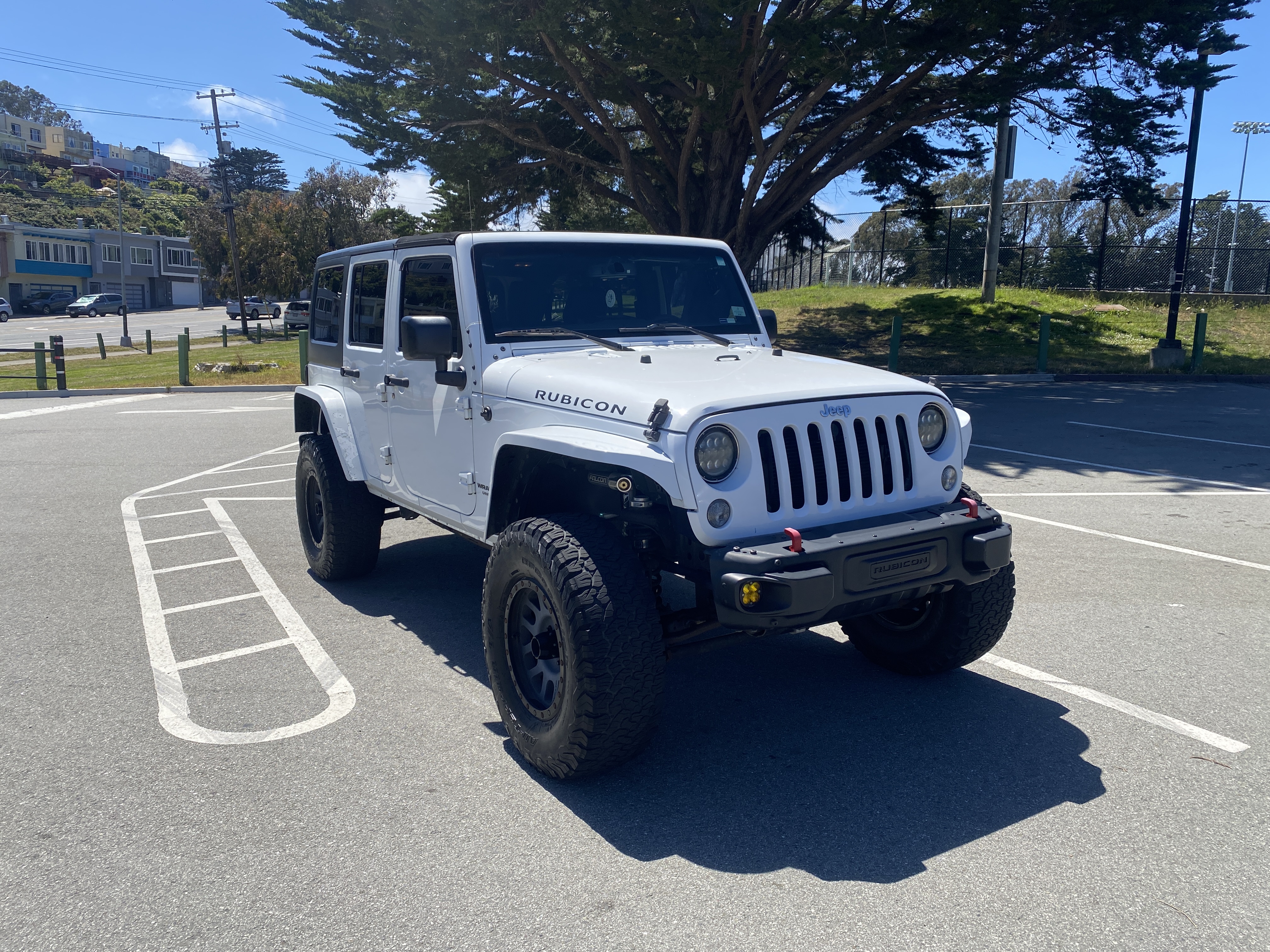 Used 2016 Jeep Wrangler Unlimited Rubicon w/ Connectivity Group AWD/4WD image 1
