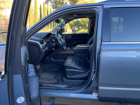 Used 2019 GMC Yukon Denali image 4