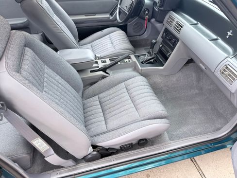 Used 1993 Ford Mustang LX image 14