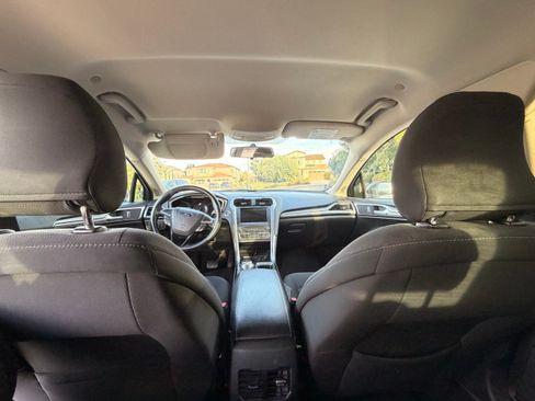 Used 2018 Ford Fusion SE image 6