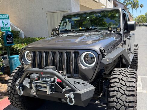 Used 2022 Jeep Wrangler Unlimited Rubicon w/ Cold Weather Group AWD/4WD image 1