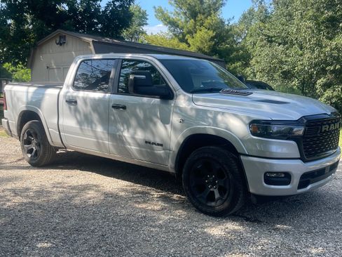 Used 2026 RAM 1500 Big Horn AWD/4WD image 2