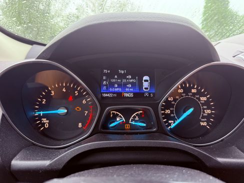 Used 2017 Ford Escape Titanium AWD/4WD image 8