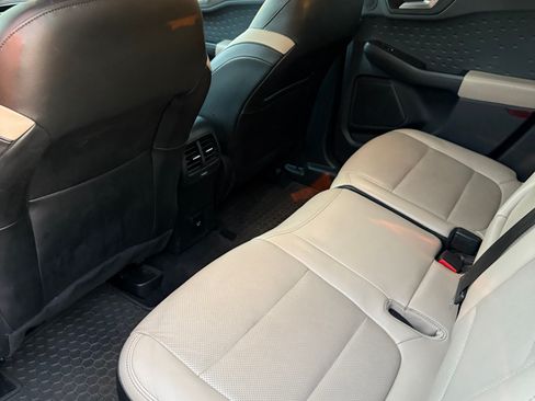 Used 2020 Ford Escape Titanium w/ Titanium Premium Package 2.0 image 13