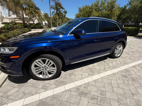 Used 2018 Audi Q5 Prestige w/ Prestige Package image 2