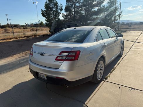 Used 2013 Ford Taurus Limited image 5