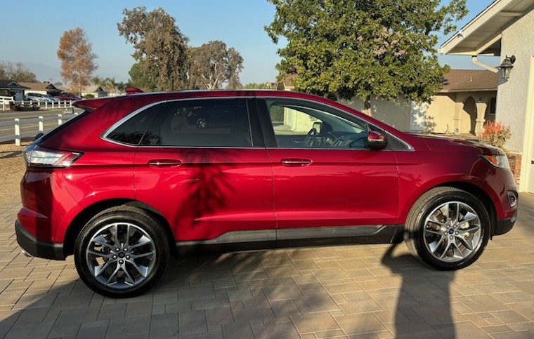 Used 2018 Ford Edge Titanium w/ Equipment Group 302A FWD image 1