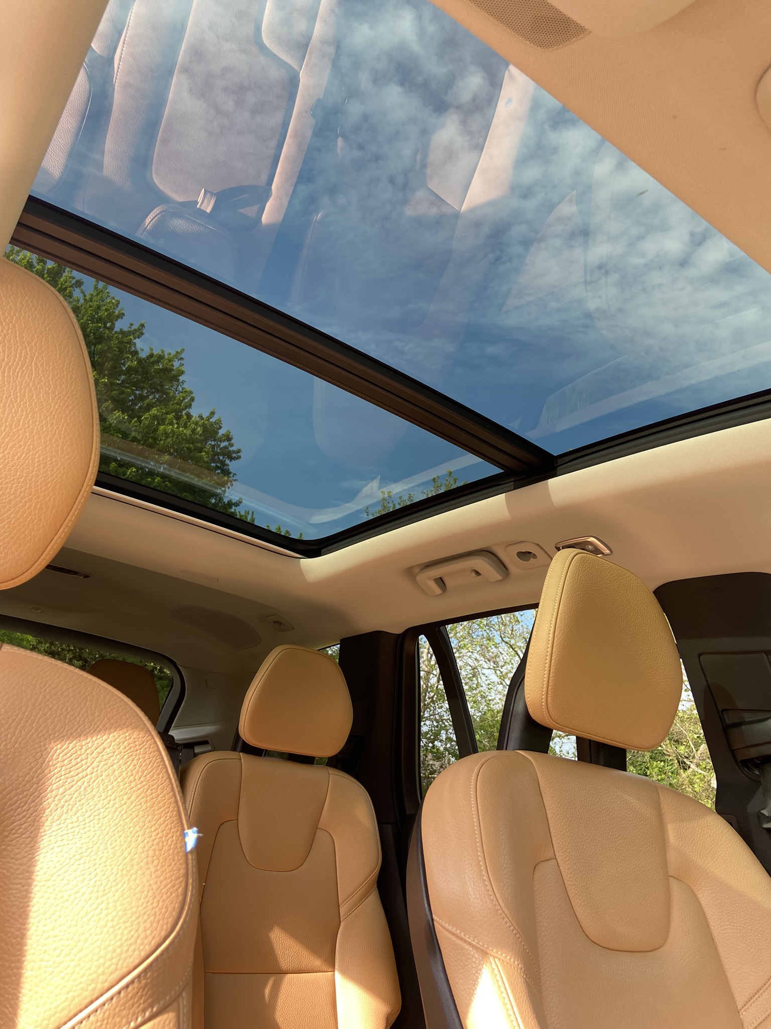 Used 2016 Volvo XC90 T8 Momentum w/ Vision Package AWD/4WD image 15