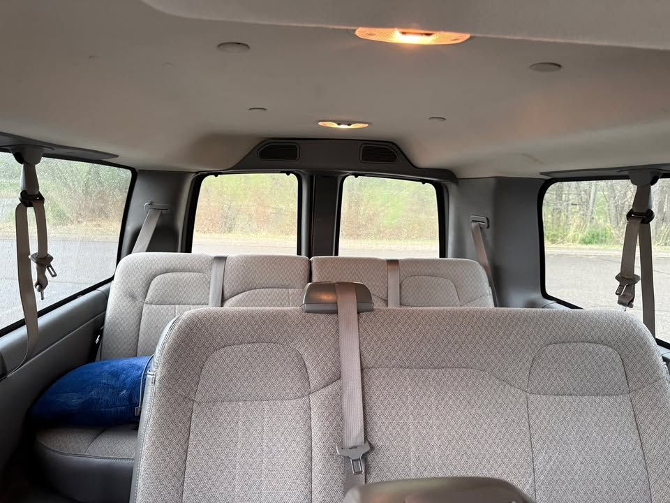 Used 2018 Chevrolet Express 2500 LT w/ LT Preferred Equipment Group RWD image 10