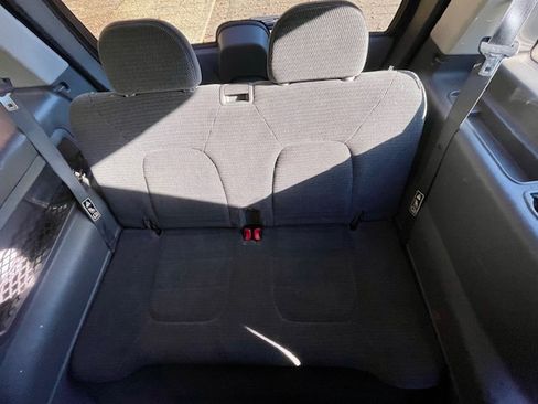 Used 2002 Ford Explorer XLT image 11