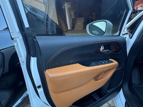 Used 2022 Chrysler Pacifica Pinnacle image 14