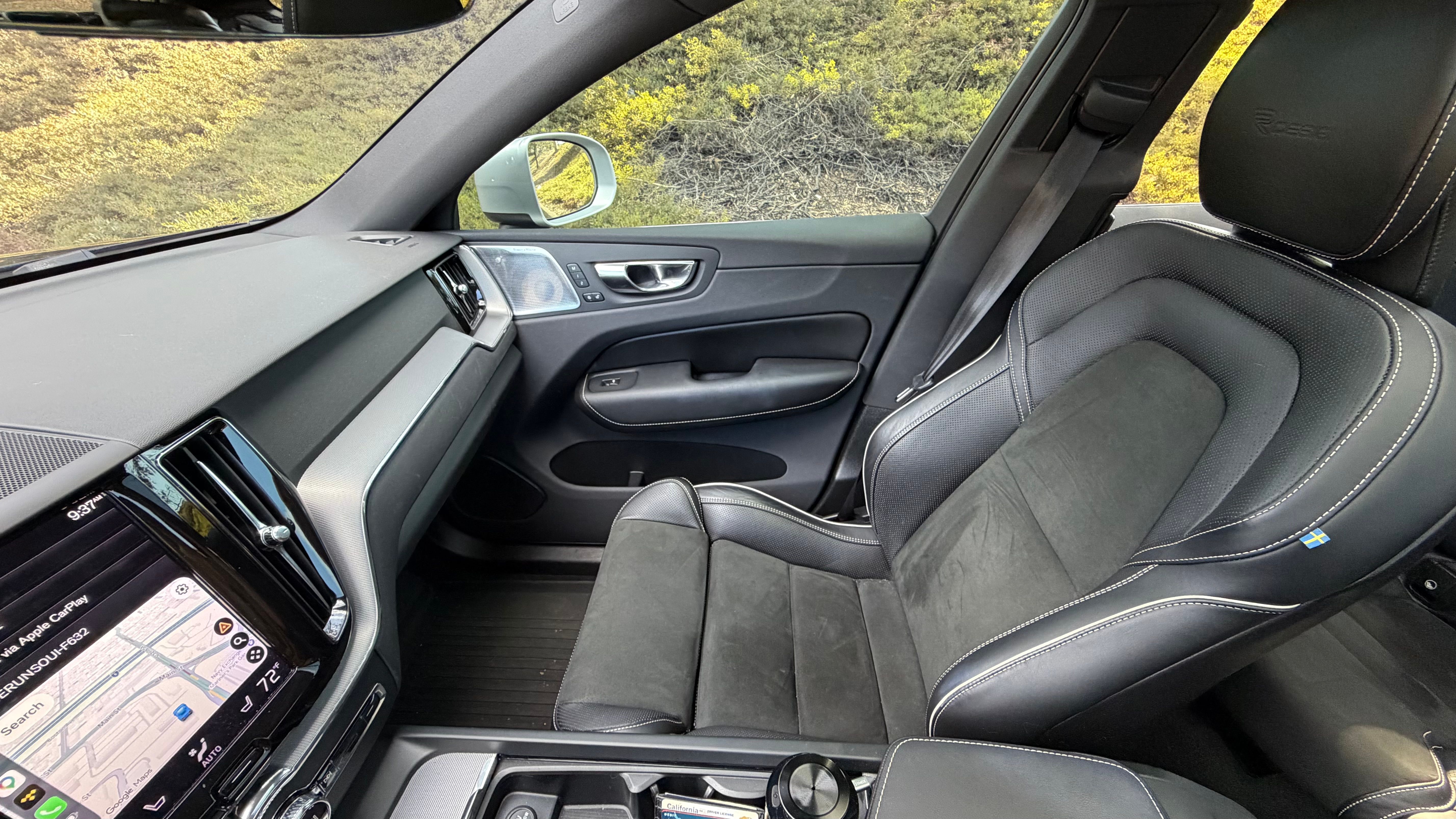 Used 2019 Volvo XC60 T8 R-Design w/ Advanced Package AWD/4WD image 19