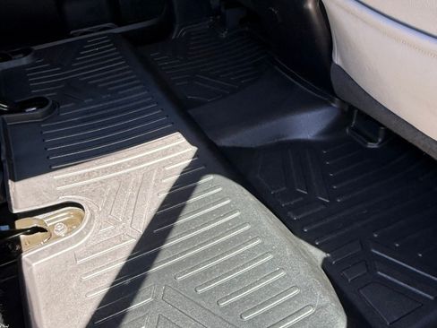 Used 2021 Toyota Tundra SR5 w/ SR5 Leather Package AWD/4WD image 14