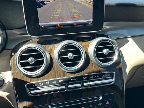 Used 2017 Mercedes-Benz GLC 300 image 10