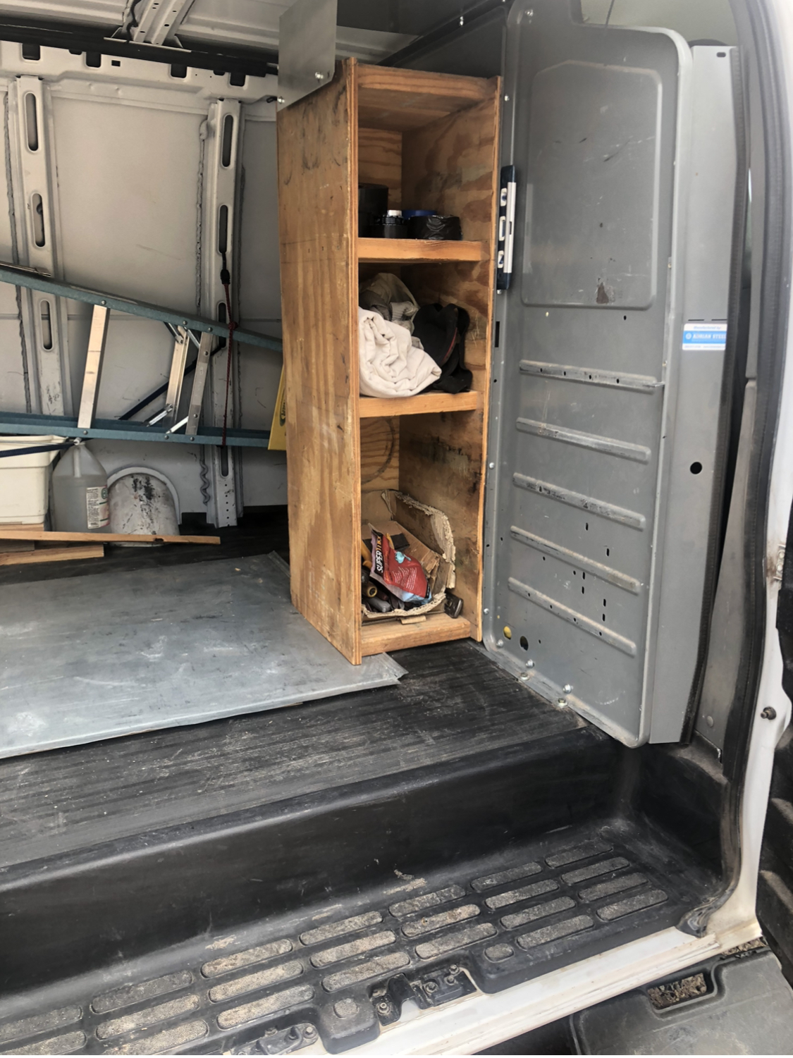 Used 2017 Chevrolet Express 2500 RWD image 11