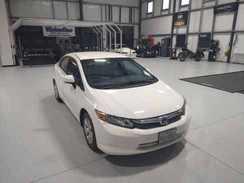 Used 2012 Honda Civic LX image 2