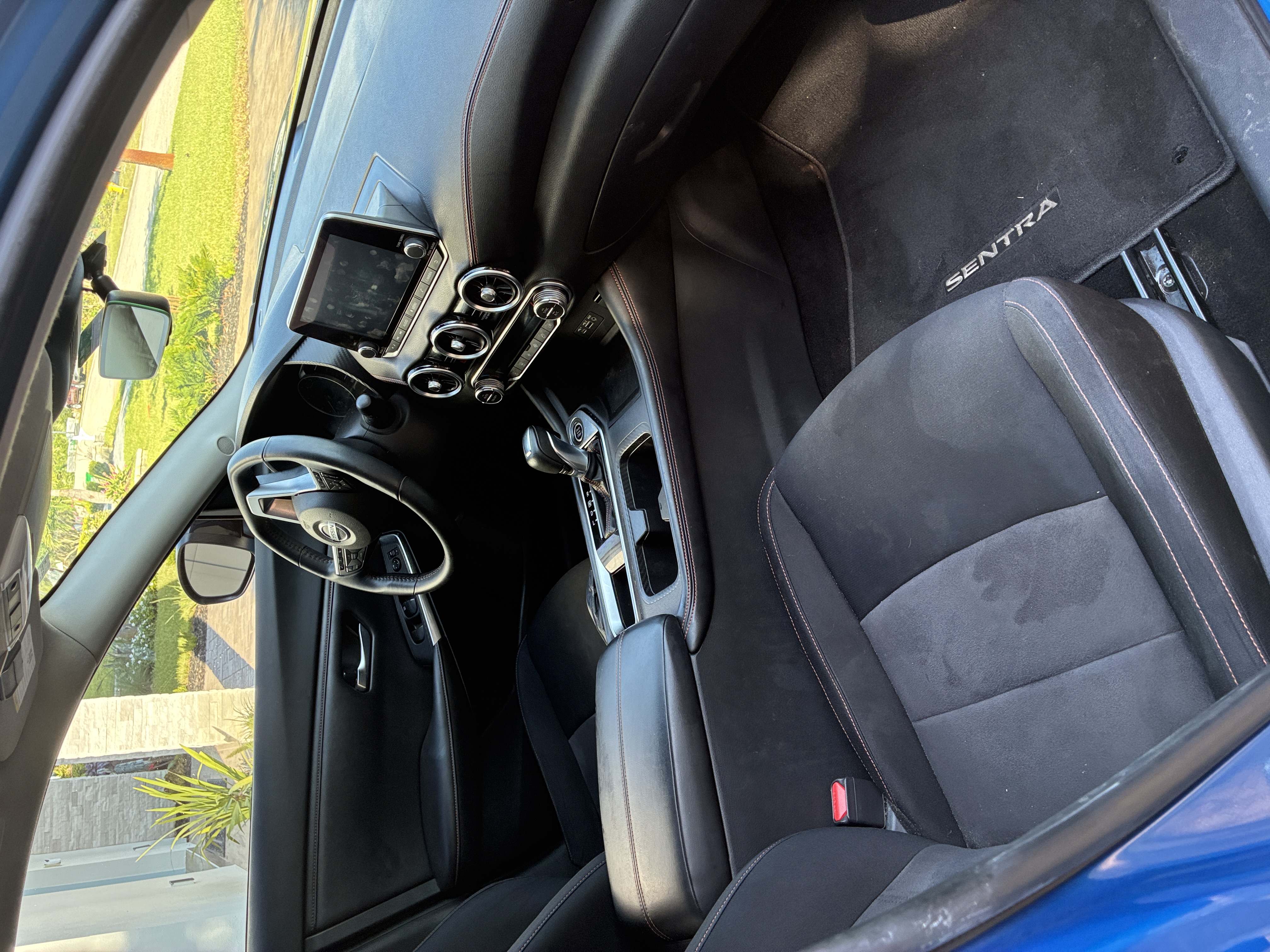 Used 2020 Nissan Sentra SR w/ Electronics Package FWD image 8