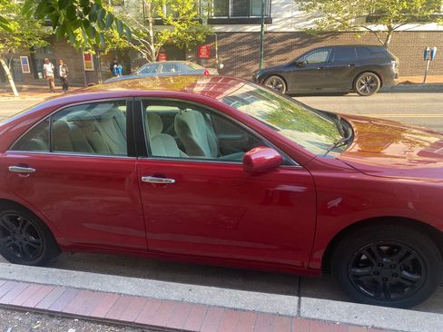 Used 2011 Toyota Camry LE FWD image 5