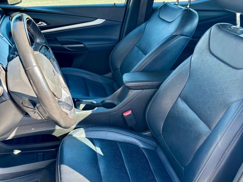 Used 2022 Chevrolet Bolt EUV Premier w/ Sun & Sound Package FWD image 16