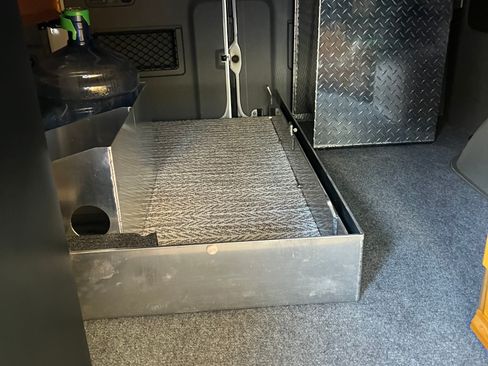 Used 2016 Mercedes-Benz Sprinter 2500 image 23