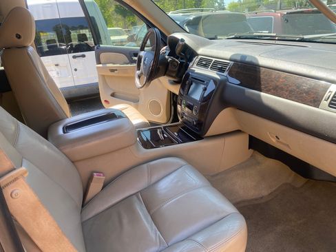 Used 2007 GMC Yukon Denali AWD/4WD image 5