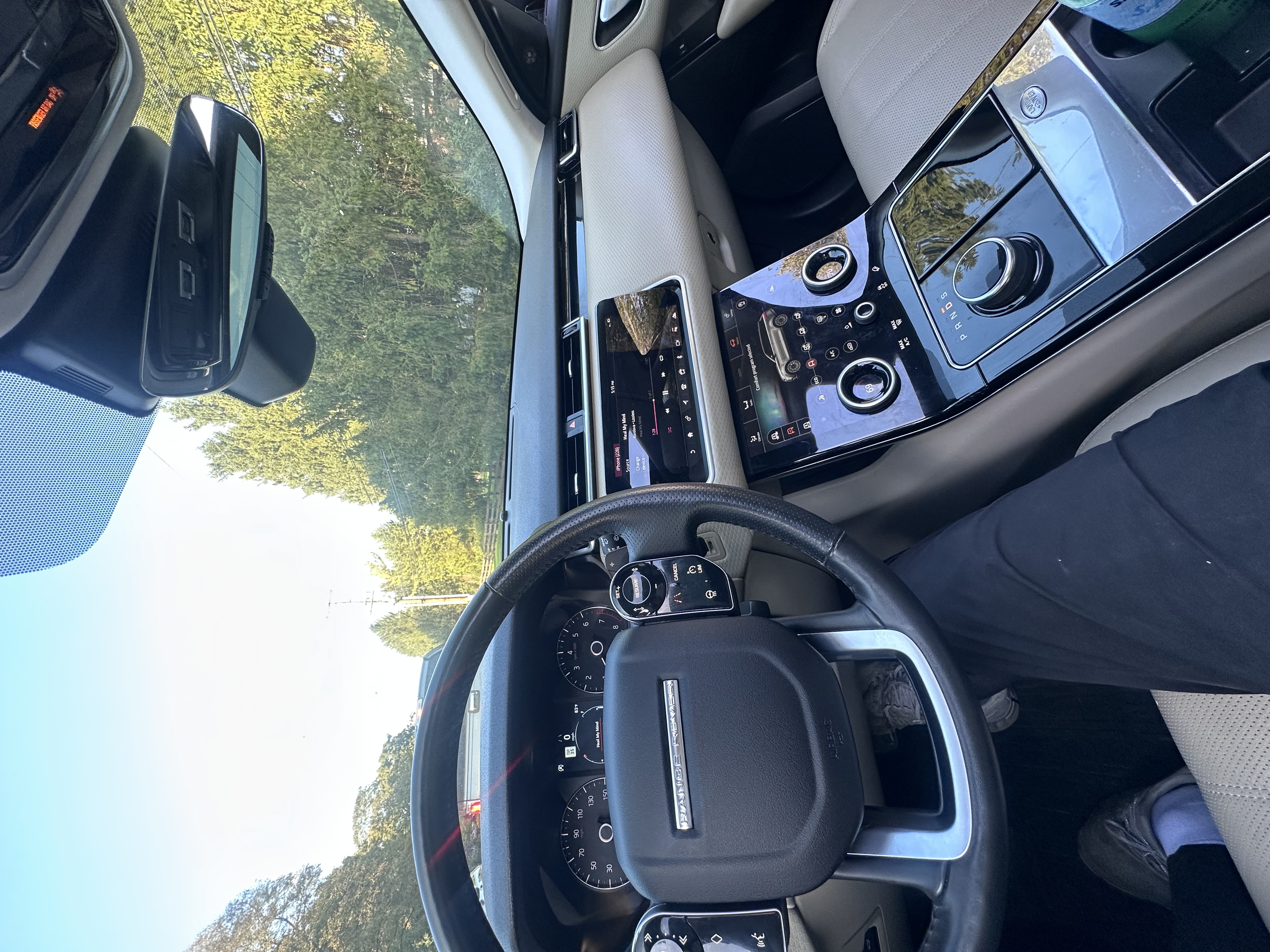 Used 2019 Land Rover Range Rover Velar S AWD/4WD image 10