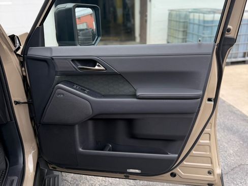 Used 2025 Lexus GX 550 image 6