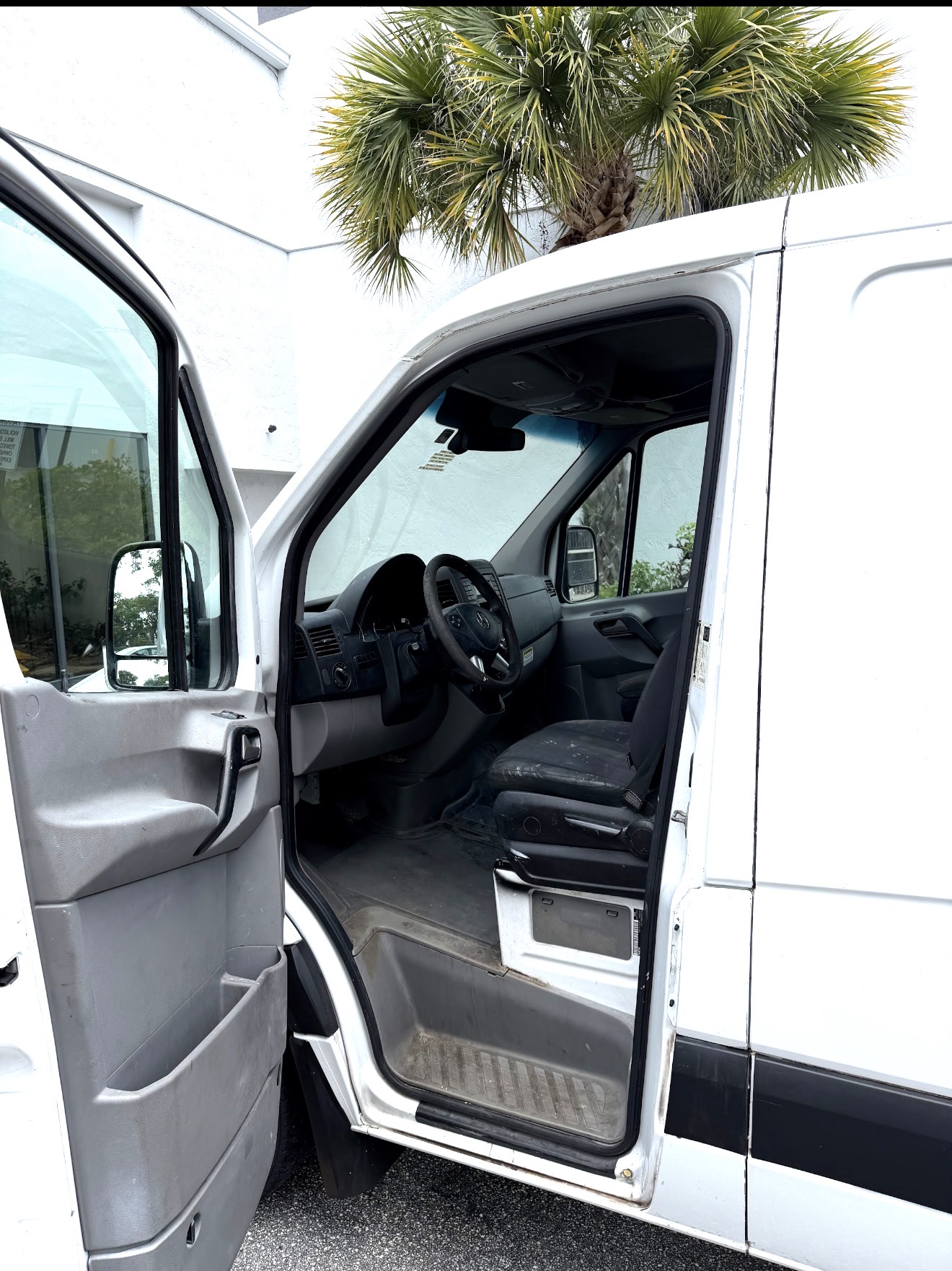 Used 2016 Mercedes-Benz Sprinter 2500 image 29