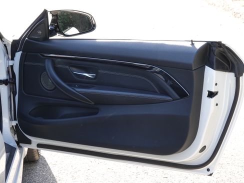 Used 2019 BMW M4 Convertible w/ Competition Package image 23