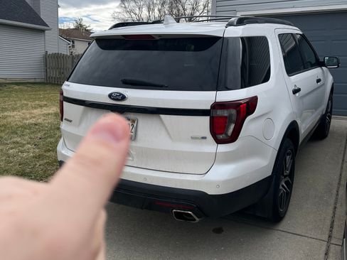 Used 2017 Ford Explorer Sport w/ Equipment Group 401A image 5