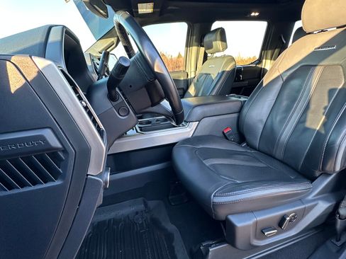 Used 2022 Ford F350 Platinum image 15