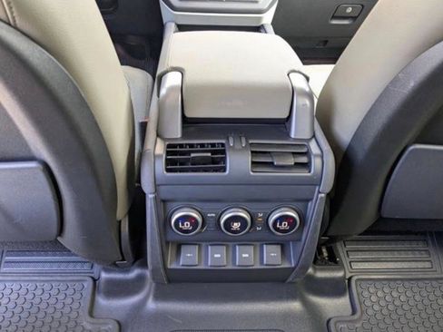 Used 2020 Land Rover Defender 110 SE AWD/4WD image 8