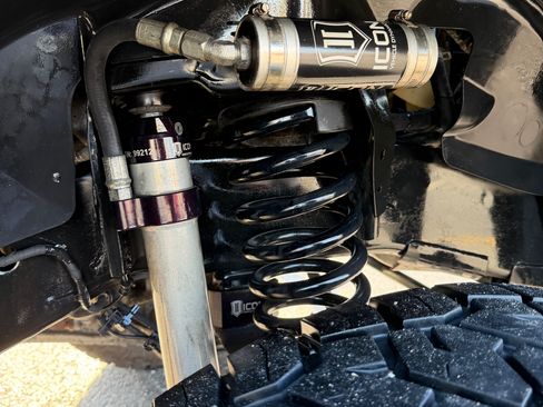 Used 2017 RAM 2500 Laramie w/ Sport Appearance Group image 10