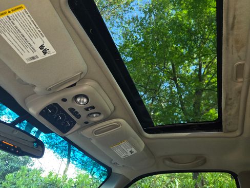 Used 2005 Chevrolet Tahoe Z71 w/ Preferred Equipment Group image 16