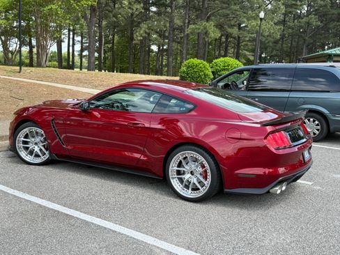 Used 2018 Ford Mustang Shelby GT350 w/ Convenience Package RWD image 2
