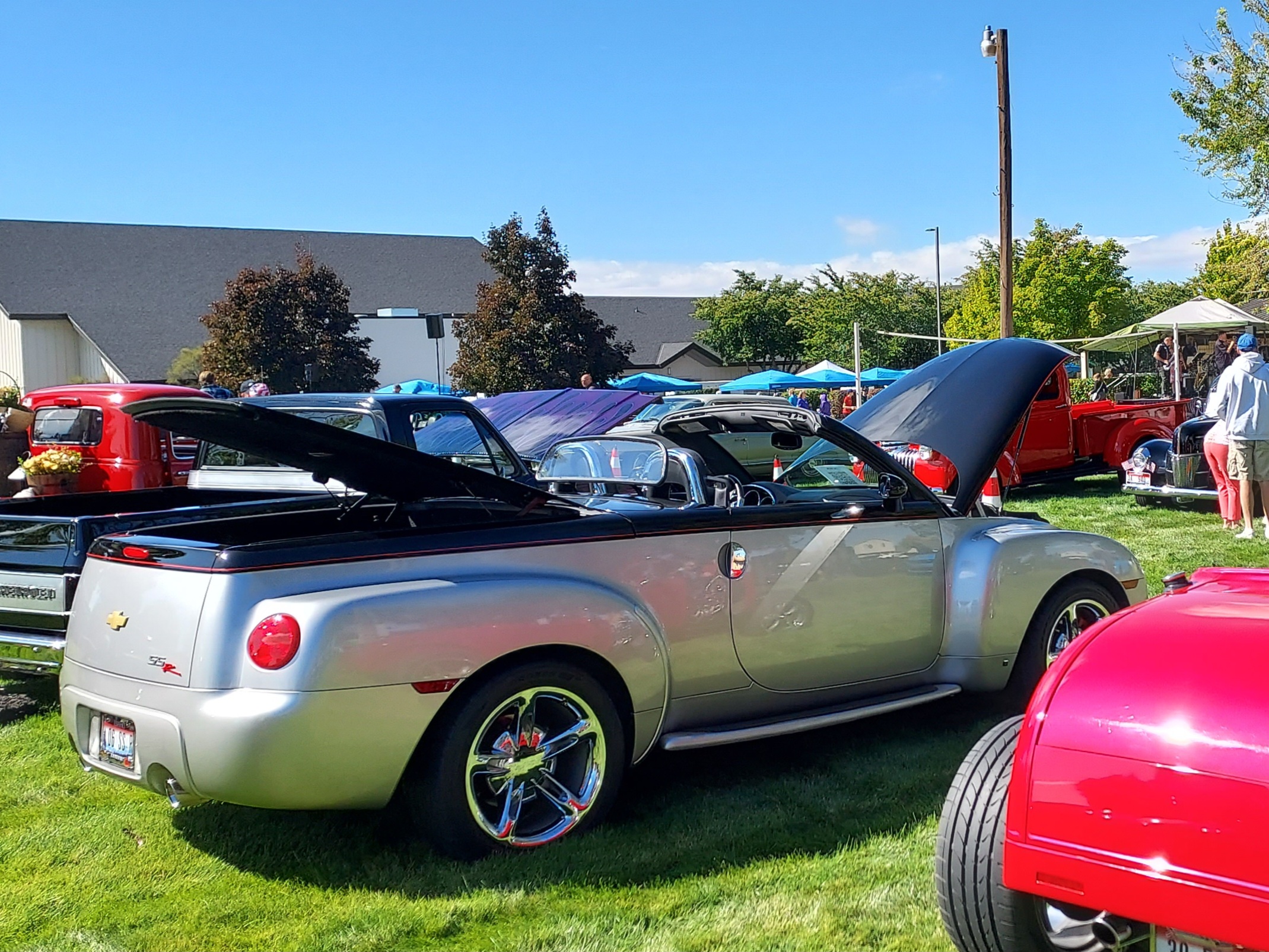 Used 2006 Chevrolet SSR w/ Preferred Equipment Group RWD image 14