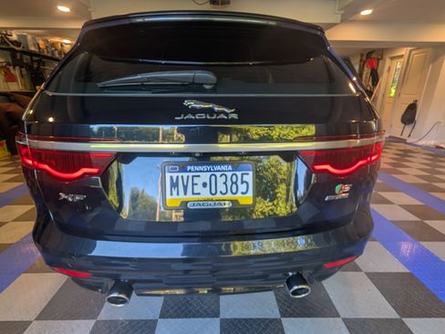 Used 2018 Jaguar XF First Edition AWD/4WD image 11