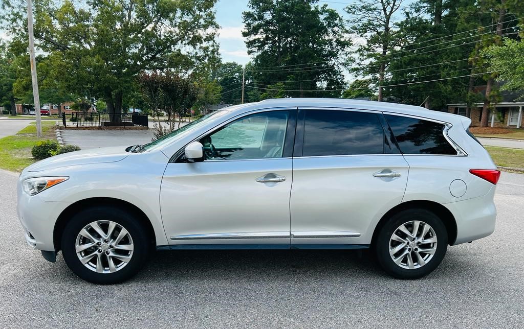 Used 2013 INFINITI JX35 FWD w/ Premium Pkg image 4