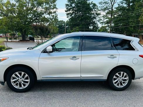 Used 2013 INFINITI JX35 FWD w/ Premium Pkg image 4