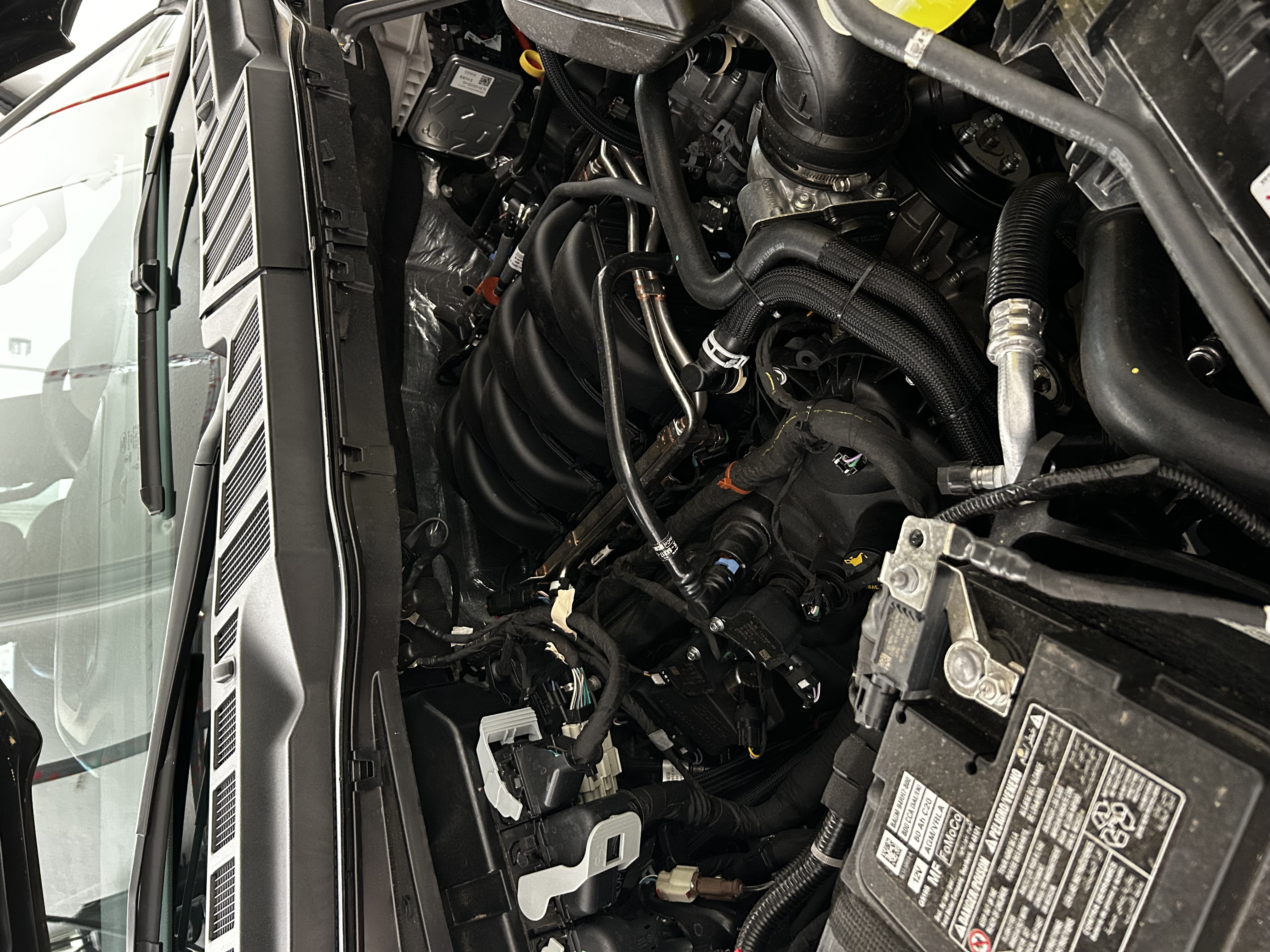 Used 2025 Ford F150 Lariat w/ Equipment Group 501A Mid AWD/4WD image 11